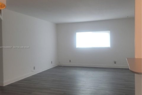 Condominio en venta en Pompano Beach, Florida, 2 dormitorios, 92.9 m2 № 2006306 - foto 4