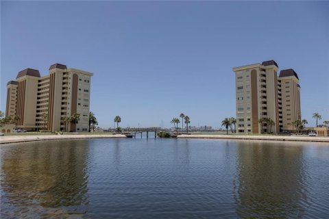Condo in Saint Petersburg, Florida, 1 bedroom  № 2310654
