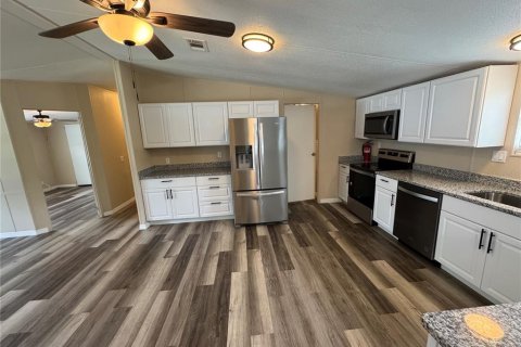 Apartment in Ocklawaha, Florida 5 bedrooms, 215.81 sq.m. № 1873434 - photo 7