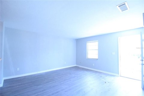 Immobilier commercial à vendre à Gainesville, Floride: 4 chambres, 150.5 m2 № 1518510 - photo 3