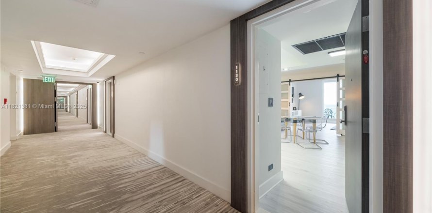 Estudio en el Condominio en Miami Beach, Florida  № 1790263