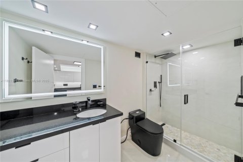 Condominio en venta en Miami Beach, Florida, 55.74 m2 № 1790263 - foto 8