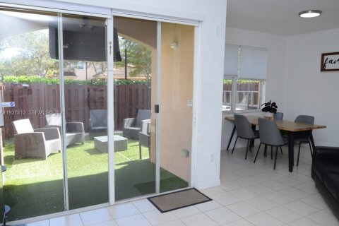 Купить виллу или дом в Майами, Флорида 3 спальни, 138.52м2, № 1995496 - фото 2