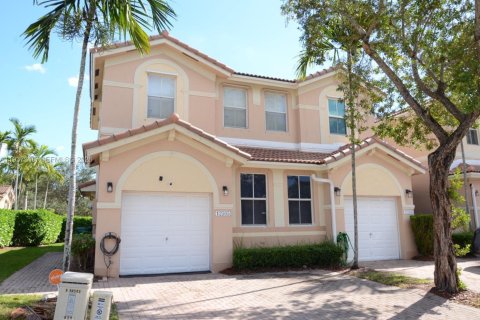 Дом в Майами, Флорида 3 спальни, 138.52м2 № 1995496