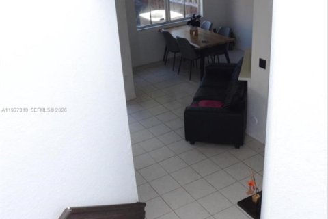 Купить виллу или дом в Майами, Флорида 3 спальни, 138.52м2, № 1995496 - фото 7