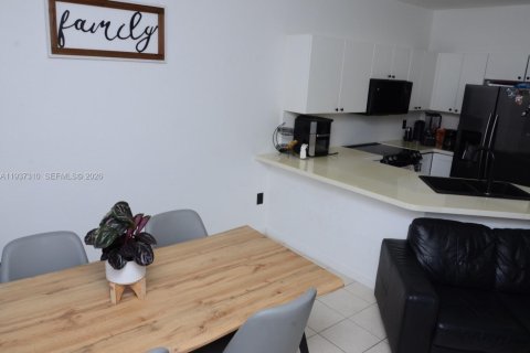 Купить виллу или дом в Майами, Флорида 3 спальни, 138.52м2, № 1995496 - фото 4