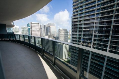 Condo in Miami, Florida, 2 bedrooms  № 2017583 - photo 2