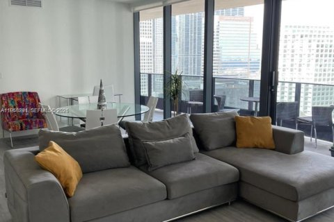 Condo in Miami, Florida, 2 bedrooms  № 2017583 - photo 17