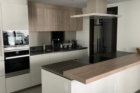 Condo in Miami, Florida, 2 bedrooms  № 2017583 - photo 20