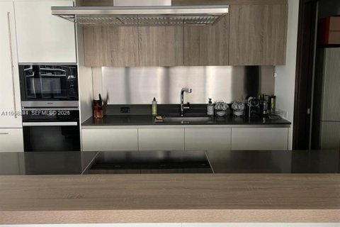 Condo in Miami, Florida, 2 bedrooms  № 2017583 - photo 19