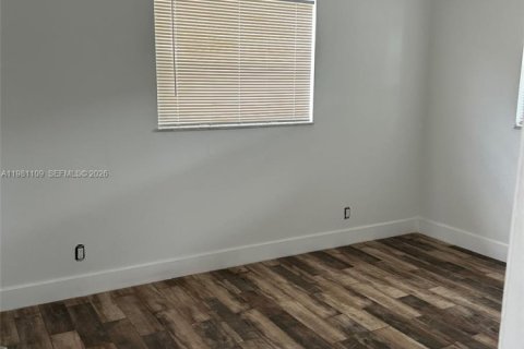 Casa en alquiler en Dania Beach, Florida, 2 dormitorios, 162.11 m2 № 2080382 - foto 3