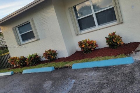 Casa en alquiler en Dania Beach, Florida, 2 dormitorios, 162.11 m2 № 2080382 - foto 8