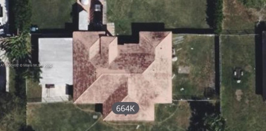 House in Homestead, Florida 4 bedrooms, 215.63 sq.m. № 1953304