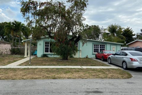 Casa en venta en Sunrise, Florida, 2 dormitorios, 92.9 m2 № 1692023 - foto 2
