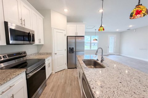 House in Kissimmee, Florida 4 bedrooms, 156.26 sq.m. № 2227793 - photo 8