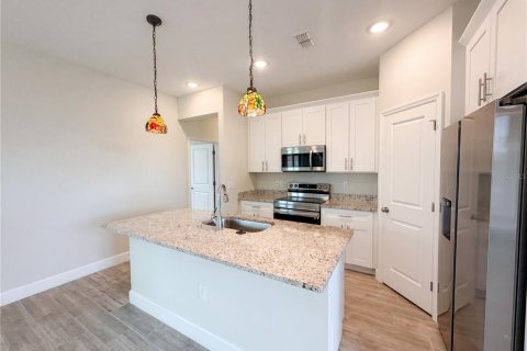 House in Kissimmee, Florida 4 bedrooms, 156.26 sq.m. № 2227793 - photo 9