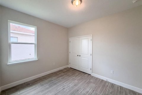 House in Kissimmee, Florida 4 bedrooms, 156.26 sq.m. № 2227793 - photo 14