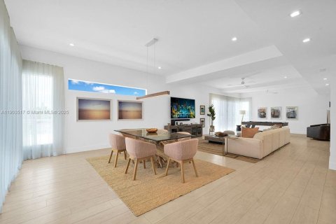 Casa en venta en Hollywood, Florida, 4 dormitorios, 375.6 m2 № 1954754 - foto 11