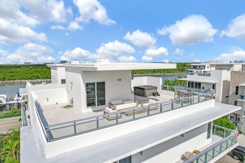 Casa en venta en Hollywood, Florida, 4 dormitorios, 375.6 m2 № 1954754 - foto 6
