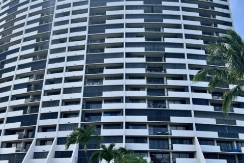 Condominio en West Palm Beach, Florida, 2 dormitorios  № 2184967