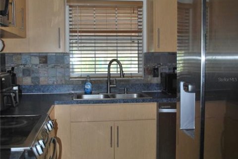 Villa ou maison à vendre à Palm Harbor, Floride: 3 chambres, 104.24 m2 № 2209652 - photo 3