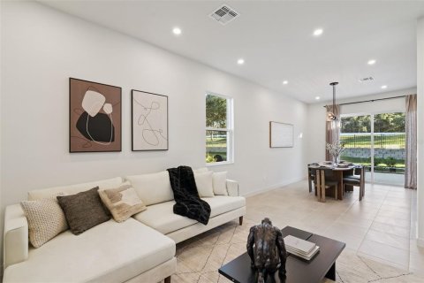 House in Lady Lake, Florida 3 bedrooms, 154.12 sq.m. № 2119501 - photo 4