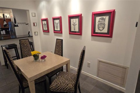 Снять в аренду виллу или дом в Норт-Майами, Флорида 3 спальни, 145.95м2, № 2011471 - фото 25