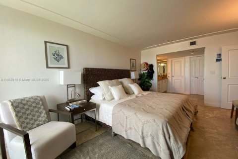 Condo in Sunny Isles Beach, Florida, 2 bedrooms  № 1891748 - photo 12