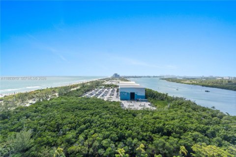 Copropriété à vendre à Sunny Isles Beach, Floride: 2 chambres, 126.07 m2 № 1891748 - photo 30