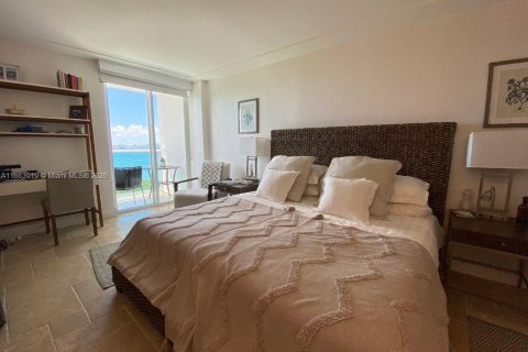 Condo in Sunny Isles Beach, Florida, 2 bedrooms  № 1891748 - photo 11