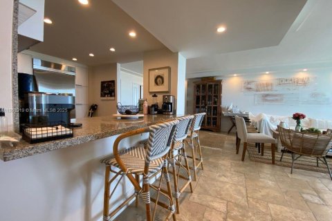 Condo in Sunny Isles Beach, Florida, 2 bedrooms  № 1891748 - photo 5