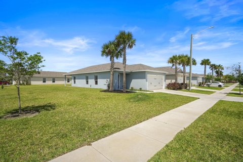 House in St. Lucie, Florida 3 bedrooms, 122.07 sq.m. № 2147254 - photo 7