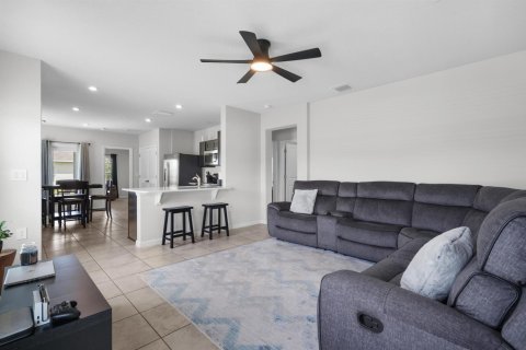 House in St. Lucie, Florida 3 bedrooms, 122.07 sq.m. № 2147254 - photo 11