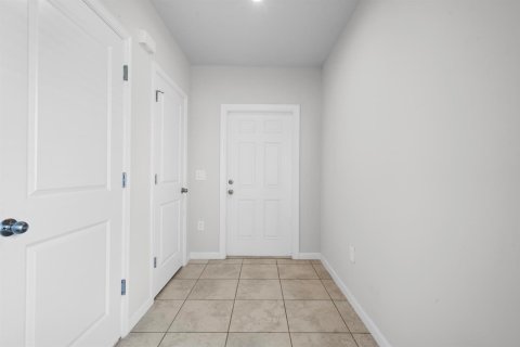 House in St. Lucie, Florida 3 bedrooms, 122.07 sq.m. № 2147254 - photo 9