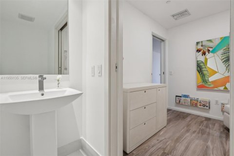 Купить кондоминиум в Майами, Флорида 2 спальни, 103.96м2, № 2188590 - фото 28