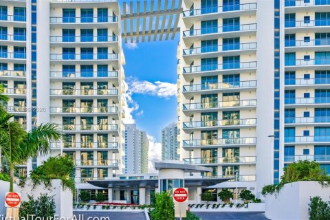 Condo in Aventura, Florida, 3 bedrooms  № 2055393