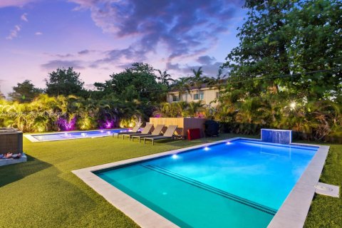 Immobilier commercial à vendre à Fort Lauderdale, Floride: 232.63 m2 № 1988931 - photo 9