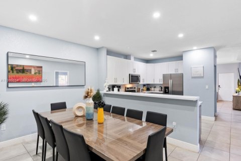 Immobilier commercial à vendre à Fort Lauderdale, Floride: 232.63 m2 № 1988931 - photo 17