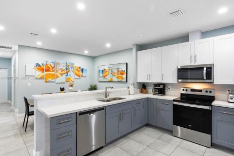 Immobilier commercial à vendre à Fort Lauderdale, Floride: 232.63 m2 № 1988931 - photo 15