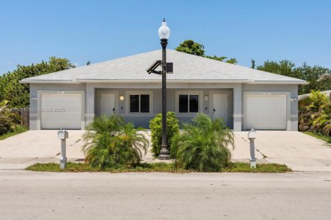 Immobilier commercial à vendre à Fort Lauderdale, Floride: 232.63 m2 № 1988931 - photo 2