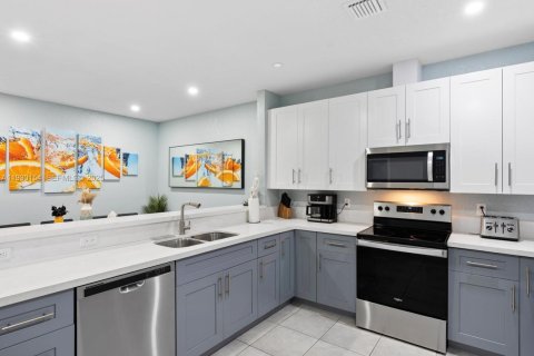 Immobilier commercial à vendre à Fort Lauderdale, Floride: 232.63 m2 № 1988931 - photo 19