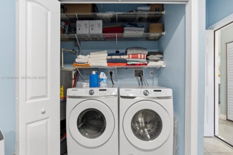 Immobilier commercial à vendre à Fort Lauderdale, Floride: 232.63 m2 № 1988931 - photo 23