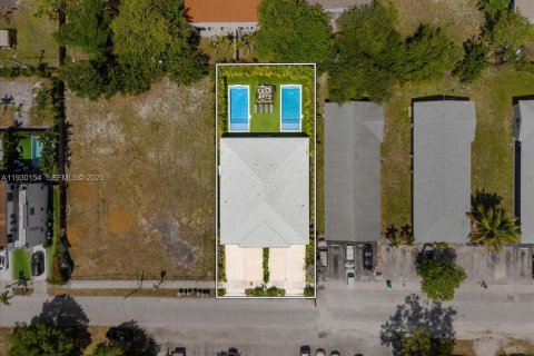 Immobilier commercial à vendre à Fort Lauderdale, Floride: 232.63 m2 № 1988931 - photo 12