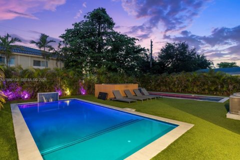 Immobilier commercial à vendre à Fort Lauderdale, Floride: 232.63 m2 № 1988931 - photo 10