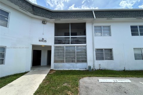 Condo in Margate, Florida, 1 bedroom  № 1893252 - photo 18