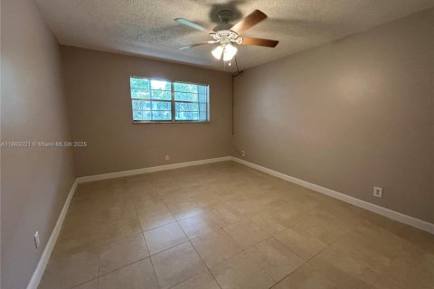 Condo in Margate, Florida, 1 bedroom  № 1893252 - photo 8