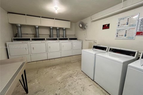 Condo in Margate, Florida, 1 bedroom  № 1893252 - photo 17