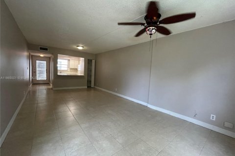 Condo in Margate, Florida, 1 bedroom  № 1893252 - photo 5