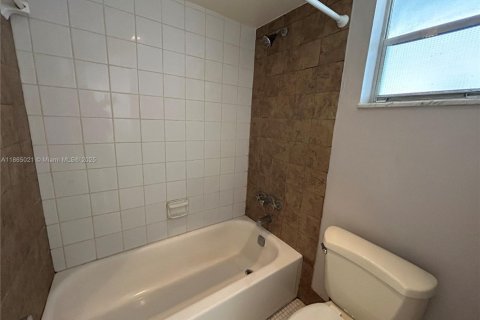 Condo in Margate, Florida, 1 bedroom  № 1893252 - photo 11