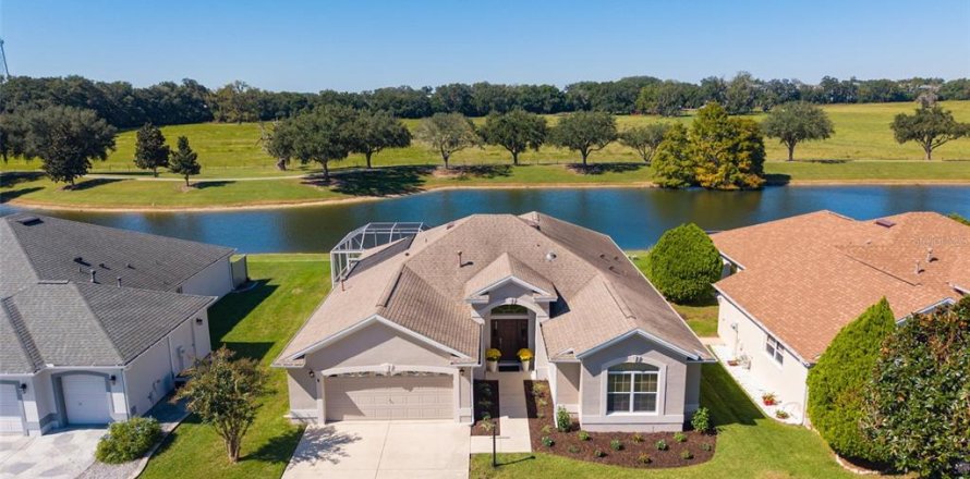 Villa ou maison à The Villages, Floride 3 chambres, 215.9 m2 № 2430673